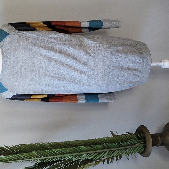 Suimiki heather gray tunic with striped sleeves and banded hem - Picture 2 of 10